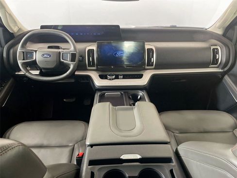 Used 2025 Ford Expedition Active AWD/4WD image 32