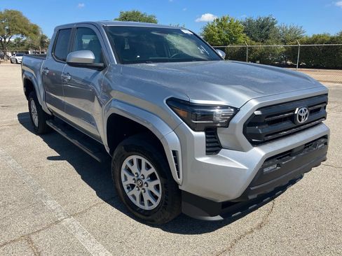 Used 2025 Toyota Tacoma SR5 RWD image 3