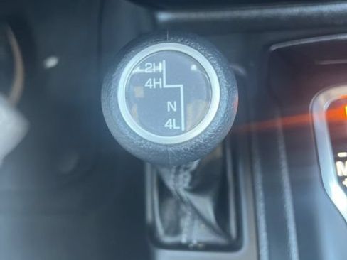Used 2025 Jeep Wrangler Unlimited Sahara AWD/4WD image 17