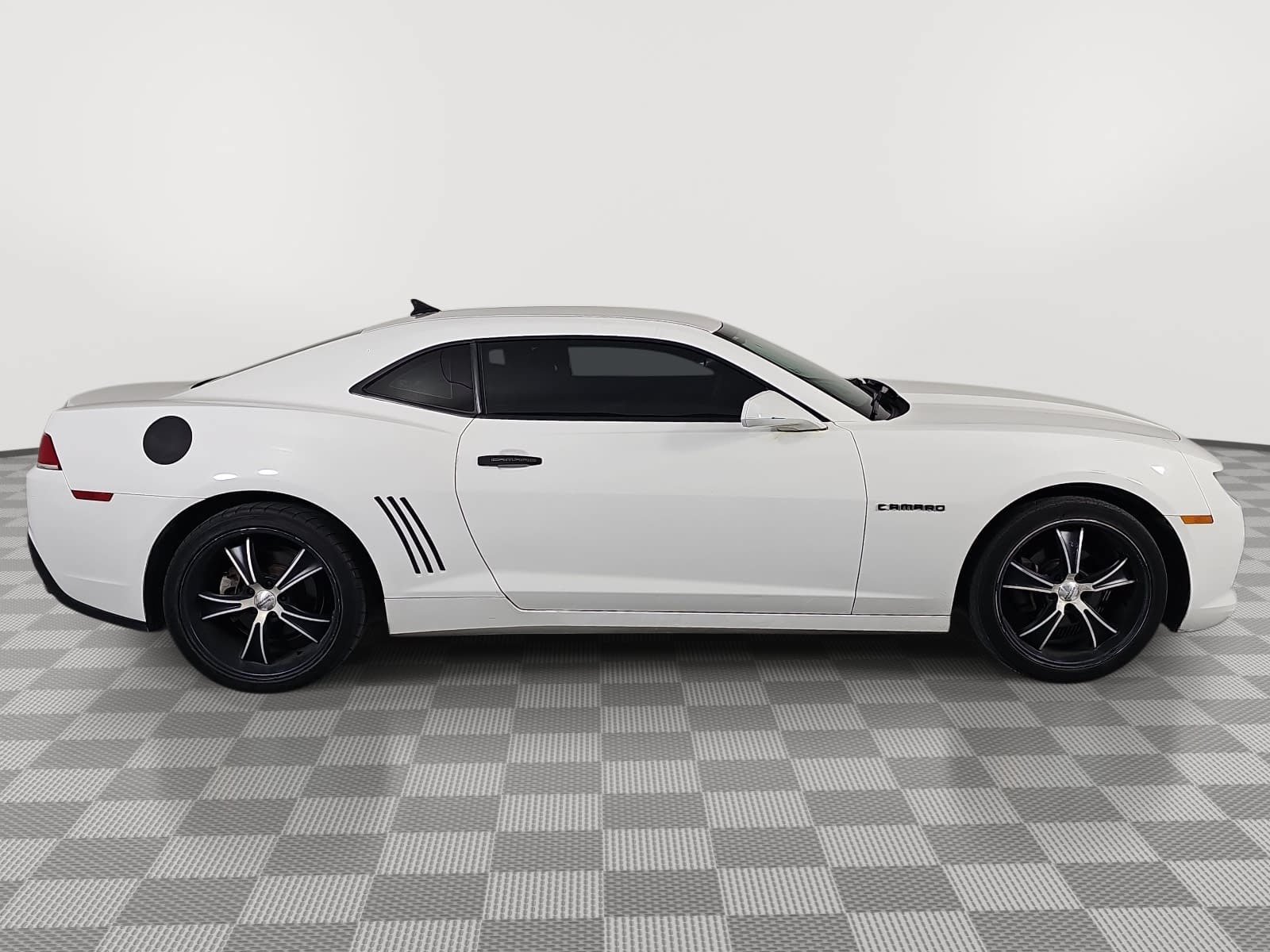 Used 2015 Chevrolet Camaro LS RWD image 8