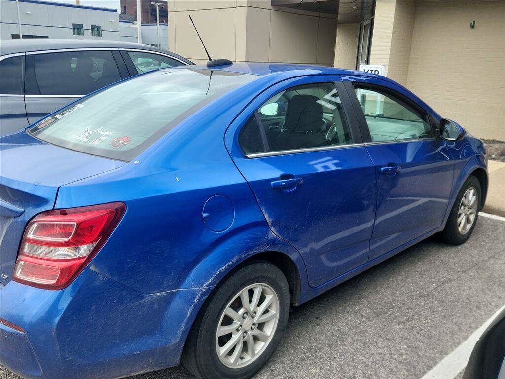 Used 2017 Chevrolet Sonic LT w/ Convenience Package FWD image 2
