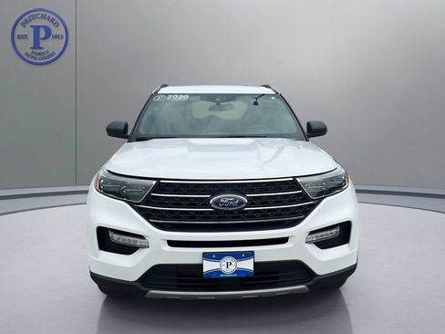Used 2020 Ford Explorer XLT w/ Equipment Group 202A AWD/4WD image 2