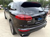 Used 2017 Porsche Cayenne Platinum Edition image 3