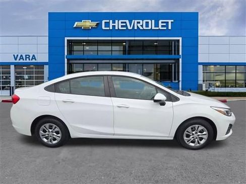 Used 2019 Chevrolet Cruze LS FWD image 16