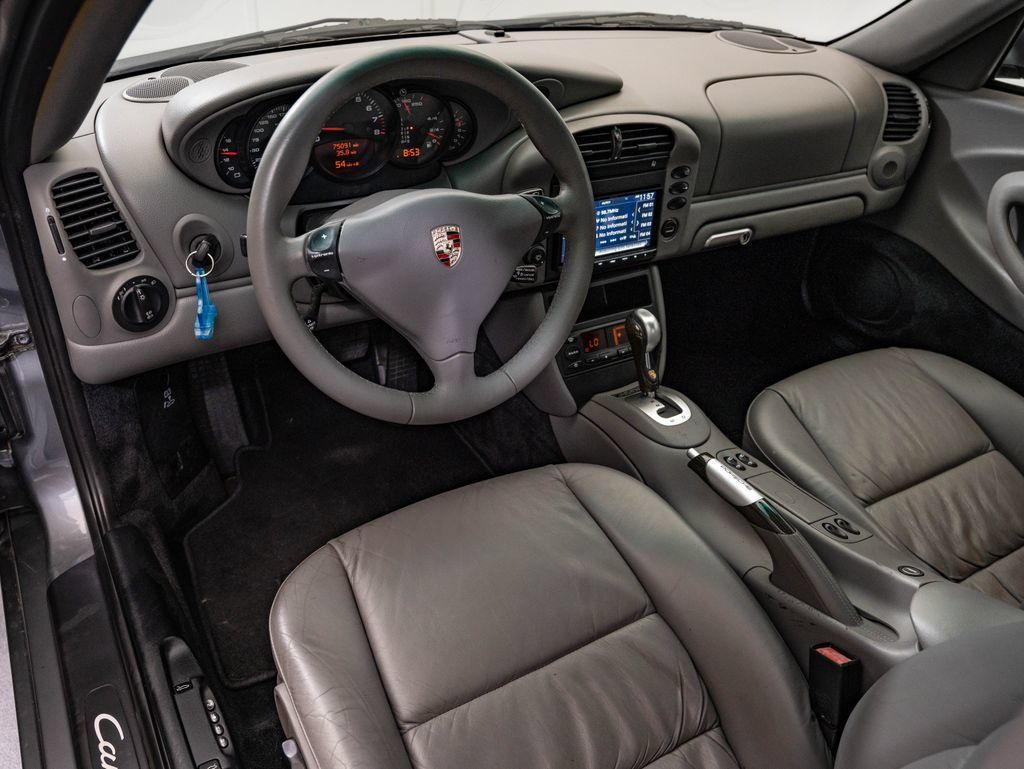 Used 2002 Porsche 911 Carrera RWD image 4