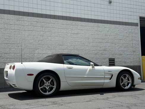 Used 2003 Chevrolet Corvette Convertible w/ Preferred Equipment Group1 RWD image 3