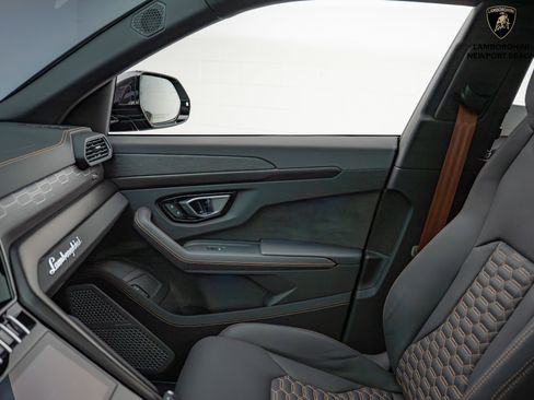 Used 2024 Lamborghini Urus S image 33