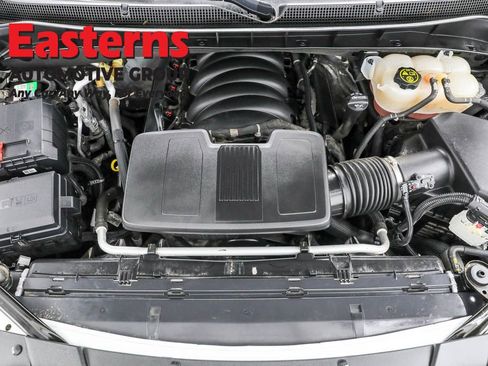 Used 2023 Chevrolet Suburban Premier image 7