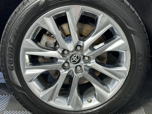 Used 2023 Toyota Highlander Limited AWD/4WD image 14