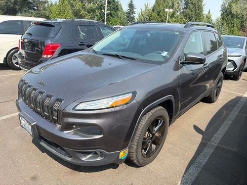 Used 2017 Jeep Cherokee High Altitude w/ Luxury Group AWD/4WD image 4