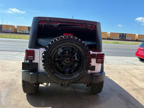 Used 2015 Jeep Wrangler Unlimited Sport w/ Quick Order Package 24S AWD/4WD image 8