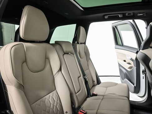 Certified 2026 Volvo XC90 B6 Plus w/ Protection Package Premier image 24