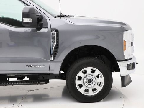 Used 2024 Ford F250 XLT image 3