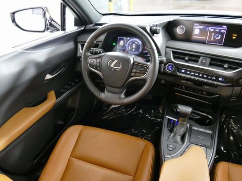 Used 2021 Lexus UX 250h w/ Premium Package image 24