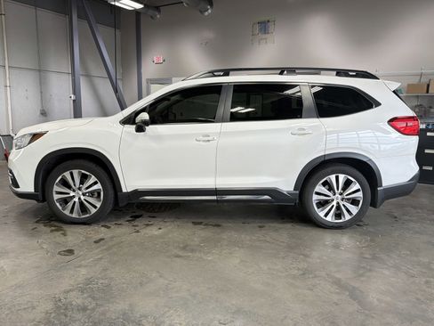 Used 2022 Subaru Ascent Limited w/ Technology Package AWD/4WD image 4