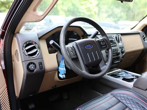 Used 2015 Ford F250 XLT w/ Snow Plow Prep Package AWD/4WD image 9