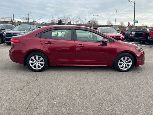 Used 2022 Toyota Corolla LE image 8