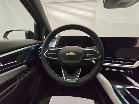 New 2026 Chevrolet Equinox EV LT image 27