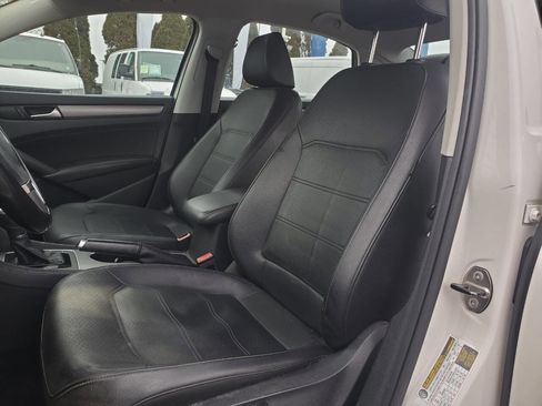 Used 2014 Volkswagen Passat 2.5 SE image 10