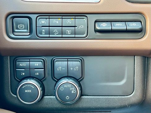 Used 2022 Chevrolet Tahoe High Country image 30