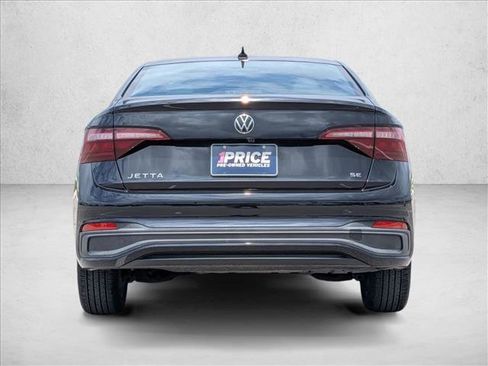 Used 2023 Volkswagen Jetta SE w/ Panoramic Sunroof Package image 6