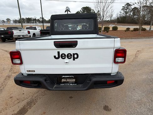 New 2026 Jeep Gladiator Sport image 9
