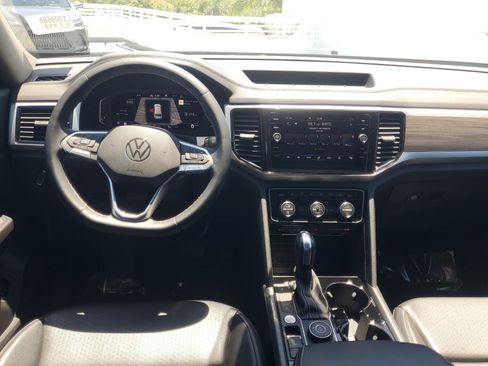 Used 2023 Volkswagen Atlas SEL AWD/4WD image 10