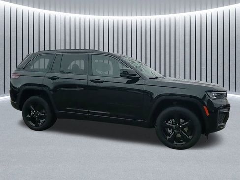 New 2026 Jeep Grand Cherokee Limited w/ Limited Altitude Package image 4