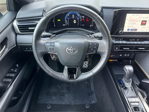 Certified 2025 Toyota Camry SE w/ Convenience Package image 13