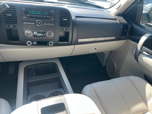 Used 2009 Chevrolet Silverado 1500 LT w/ Texas Edition RWD image 30
