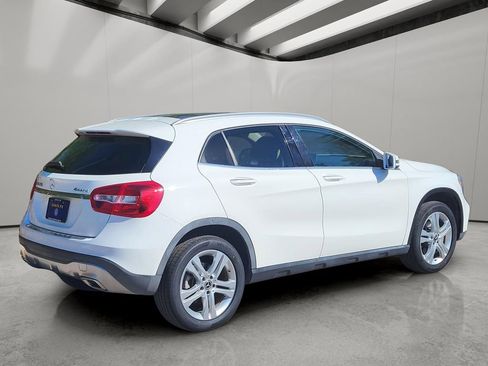 Used 2019 Mercedes-Benz GLA 250 4MATIC w/ Premium Package image 3
