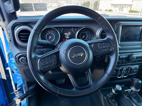 Used 2023 Jeep Wrangler Sport S image 13