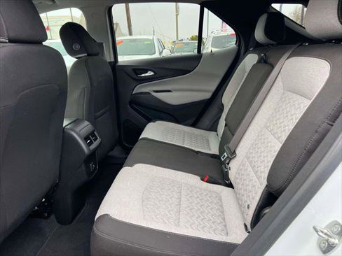 Used 2022 Chevrolet Equinox LS w/ LS Convenience Package image 11