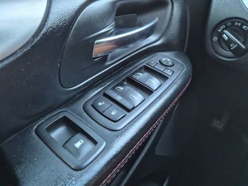Used 2017 Dodge Grand Caravan GT FWD image 13