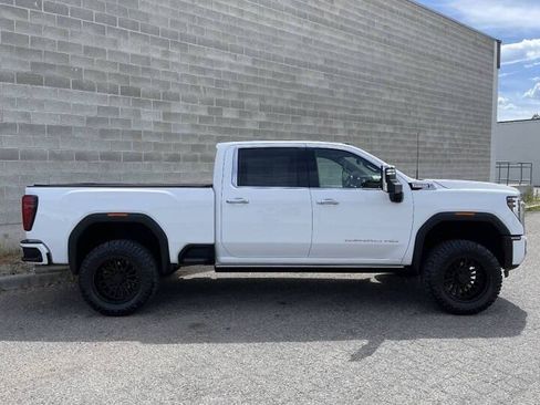Used 2024 GMC Sierra 3500 Denali w/ Denali Reserve Package AWD/4WD image 8