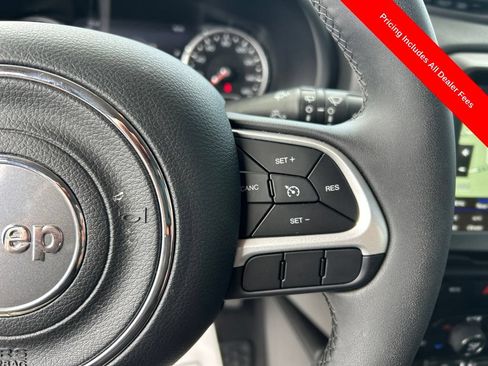 Used 2023 Jeep Renegade Altitude AWD/4WD image 8
