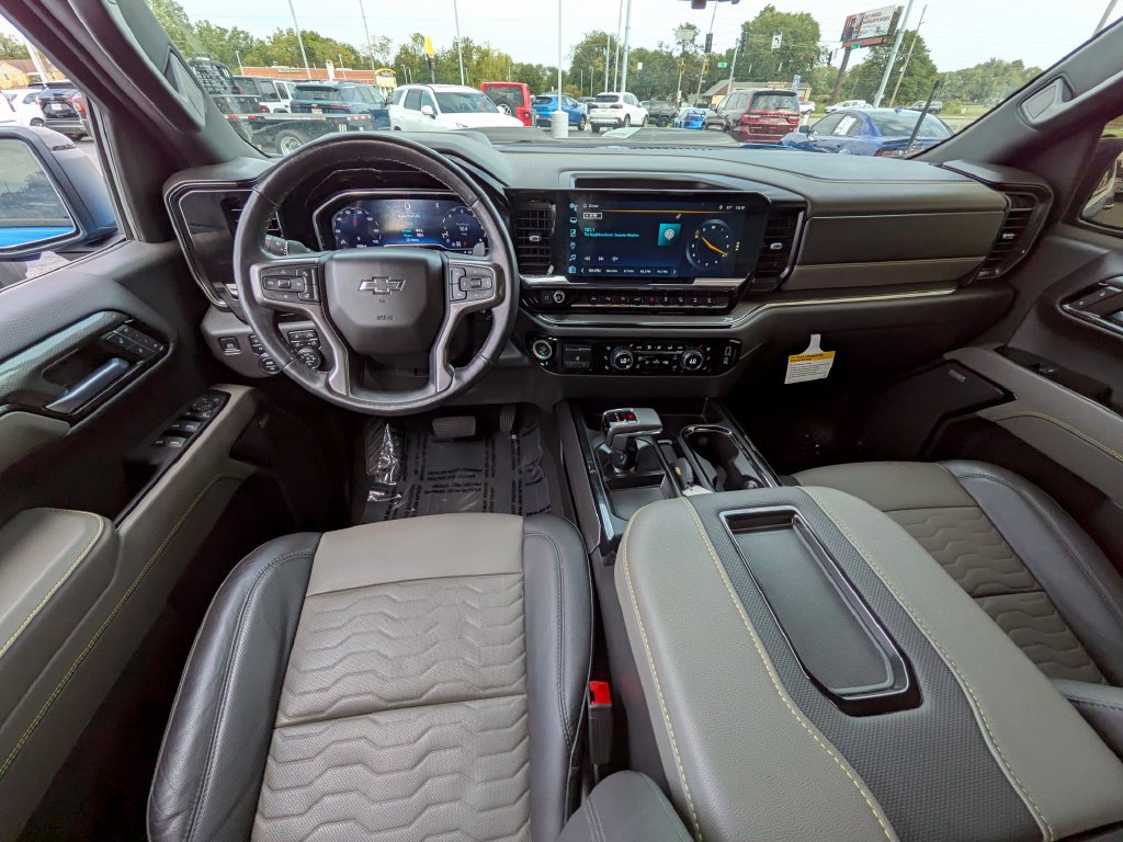 Used 2022 Chevrolet Silverado 1500 ZR2 w/ Technology Package AWD/4WD image 13