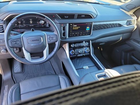 Used 2024 GMC Yukon Denali w/ Denali Reserve Package image 19