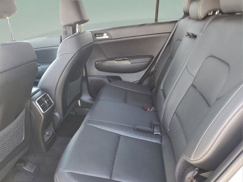 Used 2020 Kia Sportage S image 11