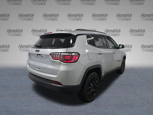Used 2025 Jeep Compass Latitude w/ Convenience Group image 4