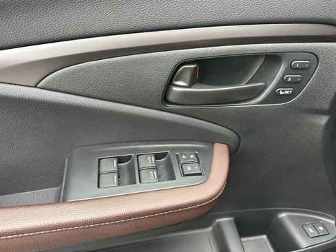 Certified 2024 Honda Passport EX-L image 11