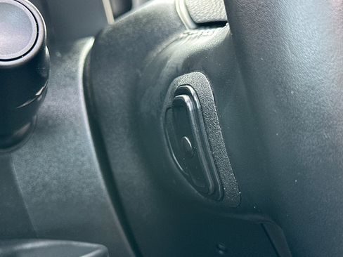 Used 2023 RAM 1500 Laramie image 36