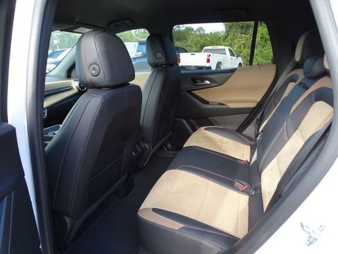 Used 2025 Chevrolet Equinox ACTIV w/ Safety and Technology Package image 22