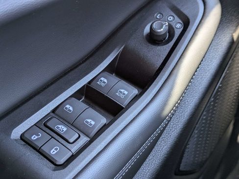 Used 2025 Jeep Grand Cherokee Altitude AWD/4WD image 28