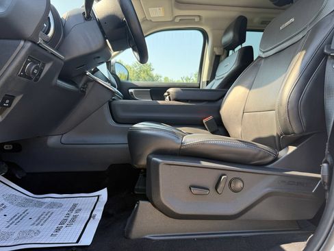 Used 2025 Ford Expedition Platinum AWD/4WD image 25