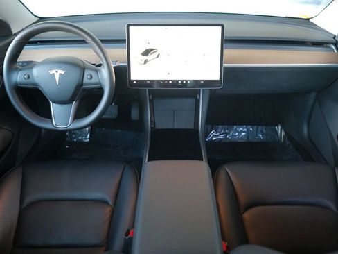 Used 2020 Tesla Model 3 Standard Range Plus image 14