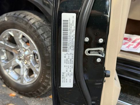 Used 2015 RAM 1500 Laramie w/ Convenience Group image 31