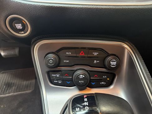 Used 2020 Dodge Challenger SXT RWD image 18