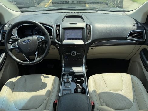 Used 2020 Ford Edge Titanium w/ Equipment Group 301A FWD image 11