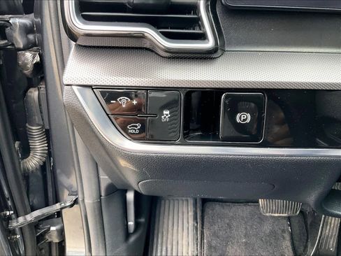 Used 2023 Kia Sportage SX image 28